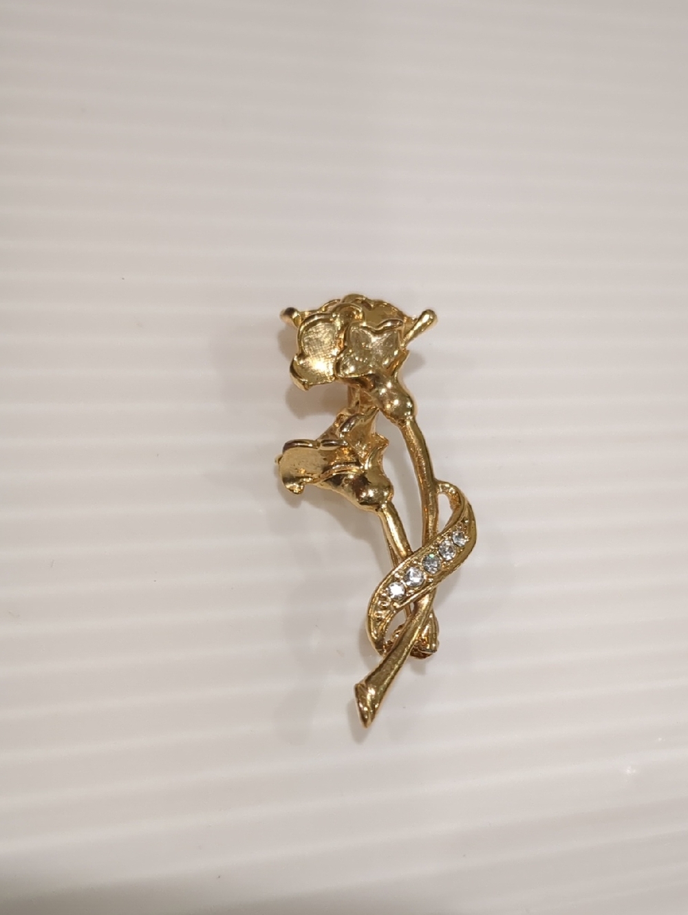 Gold-tone Flower Ribbon Pin Brooch